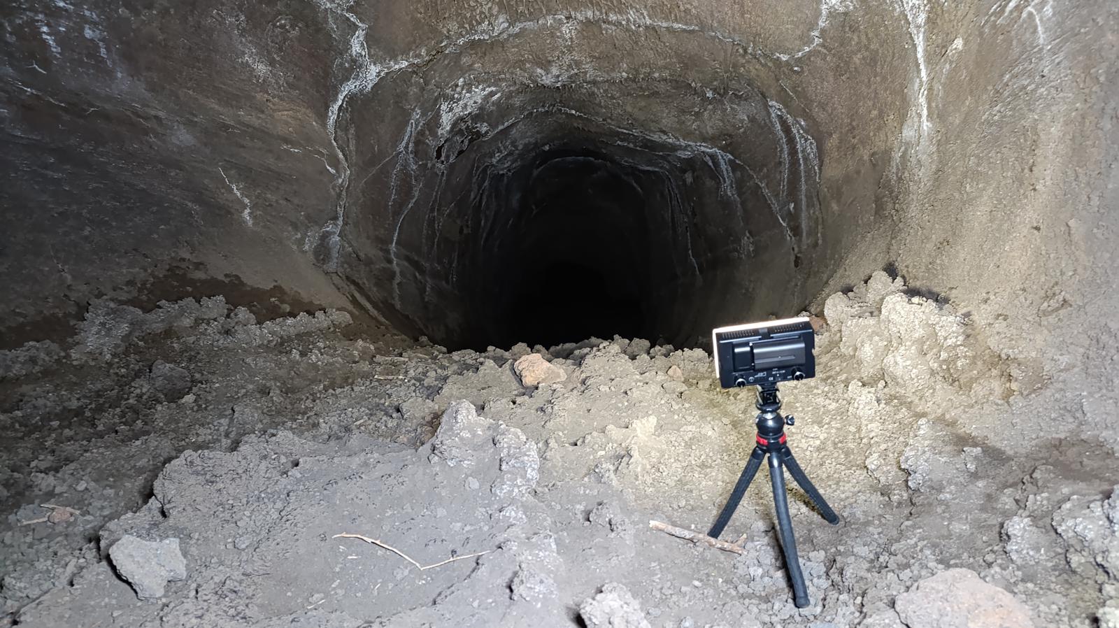 Paesaggio vulcanico Etna - crateri e lava escursione guidata Sicilia
